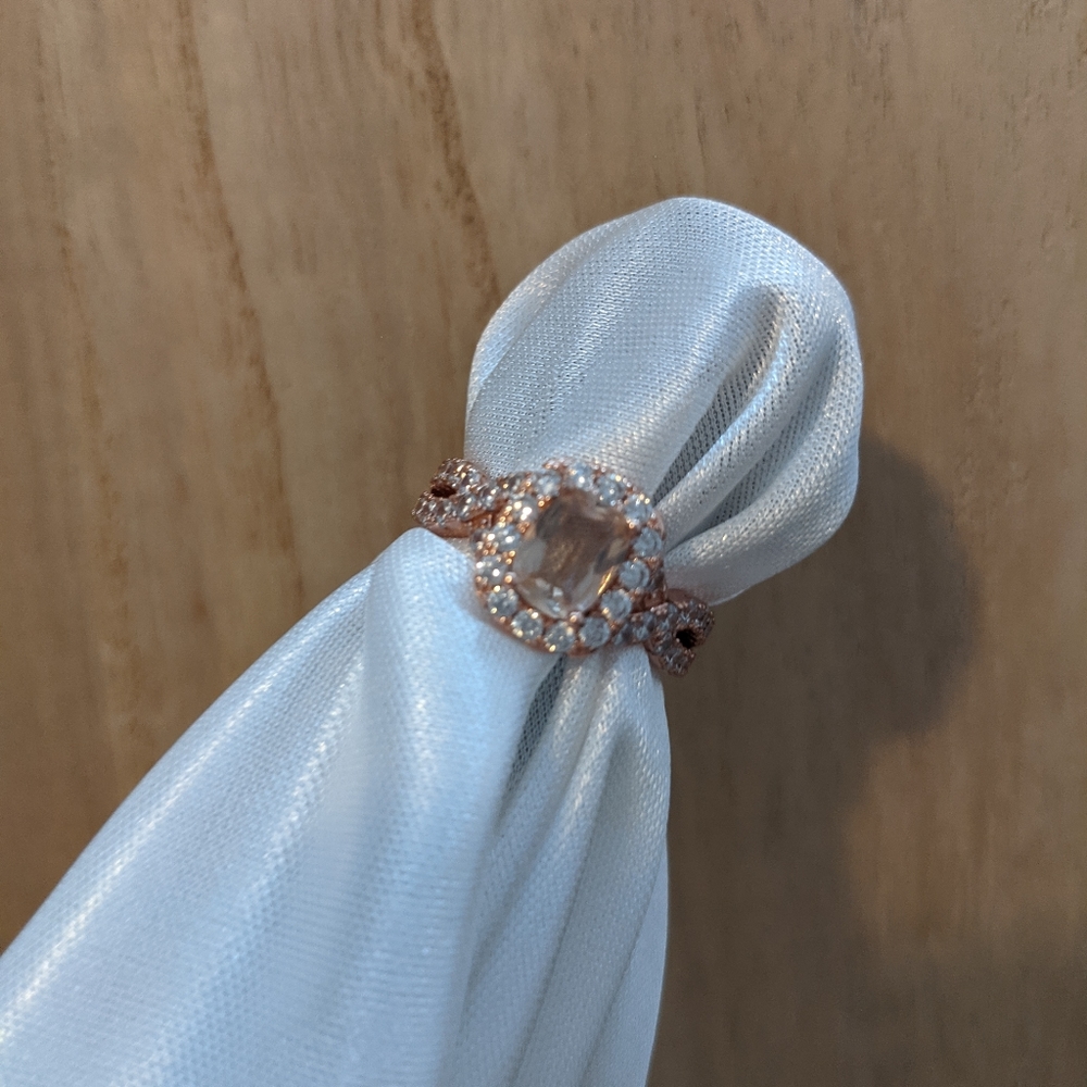 Everly Rings Morganite Rose Gold Valentina Ring